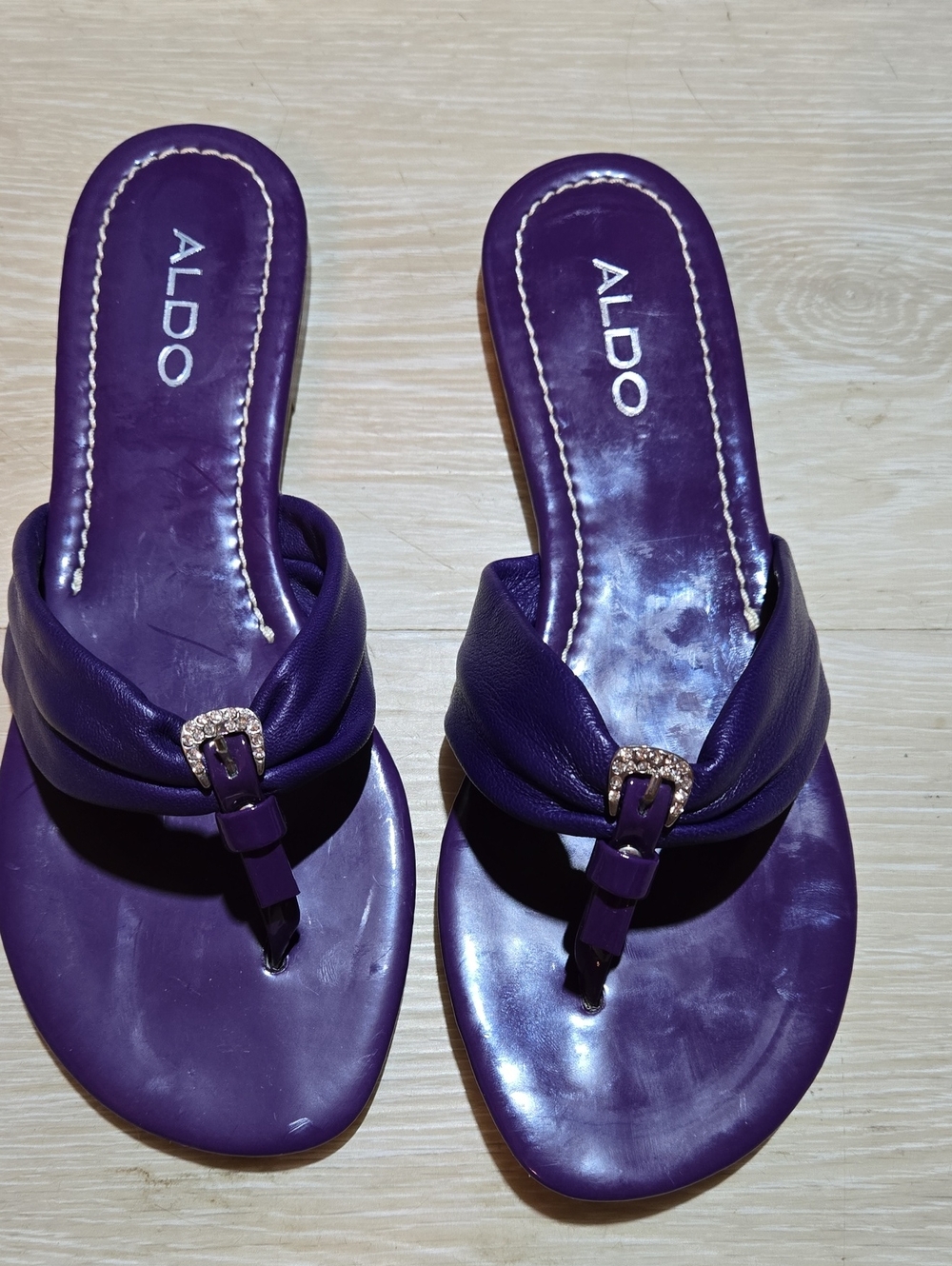 ALDO Purple Rhinestone Buckle Thong Sandals.  Sz 38B New